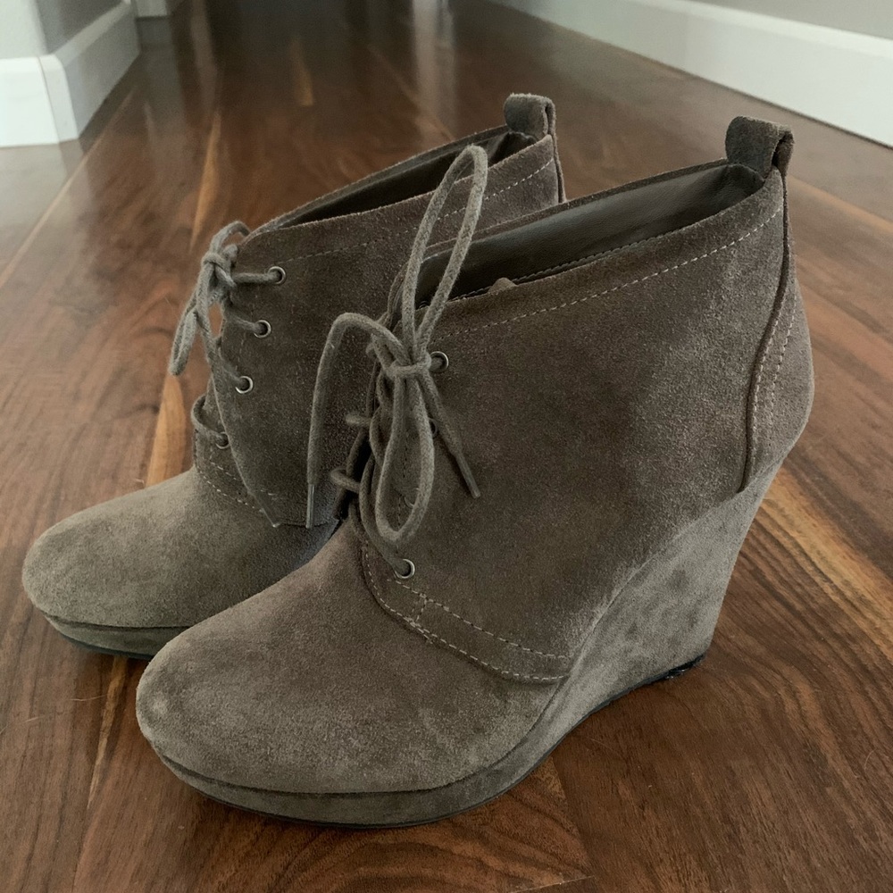 Jessica Simpson tan suede booties